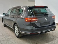 Vue de l’arrière gauche