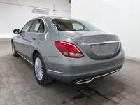 Vue de l’arrière gauche