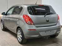 Vue de l’arrière gauche