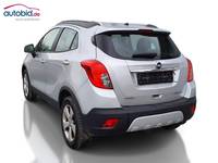 Vue de l’arrière gauche