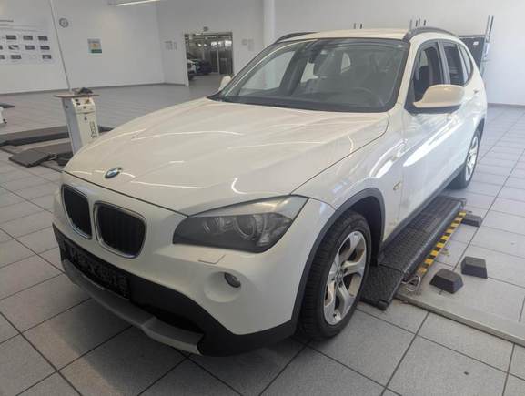 Pogled od napred levo