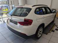 Pogled od pozadi desno