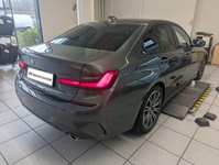 Pogled od pozadi desno