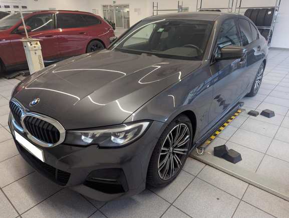 Pogled od napred levo