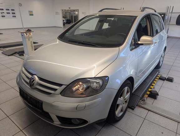 Pogled od napred levo