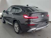 Pogled od pozadi levo