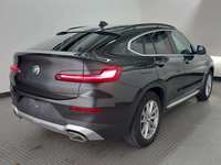 Pogled od pozadi desno