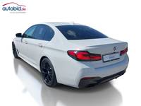 Vaade tagant vasakult