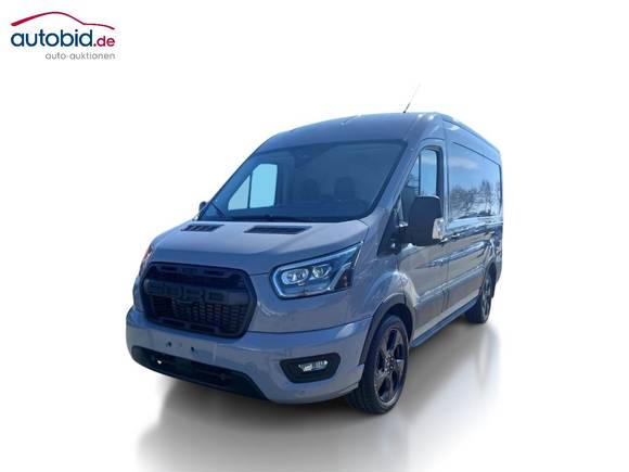 Skats no kreisās puses priekšā