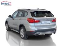 Vaade tagant vasakult