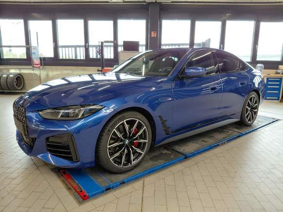 Вид спереди слева