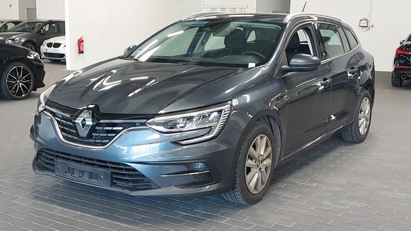 Вид спереди слева