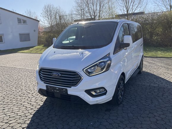 Вид спереди слева