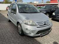 Pogled sprijeda desno