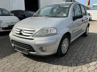 Pogled sprijeda lijevo