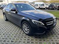 Pogled sprijeda desno