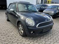 Pogled sprijeda desno