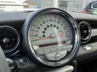 Pogled na kombinirani instrument