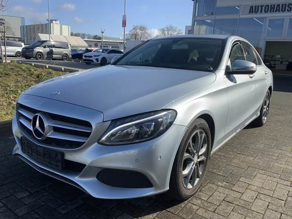 Pogled sprijeda lijevo