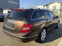 Aanzicht achter rechts