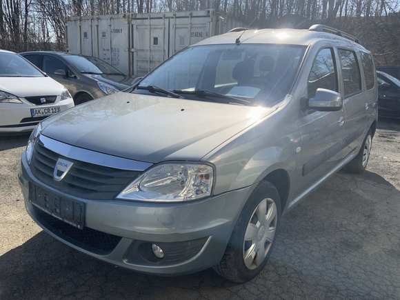 Pogled sprijeda lijevo