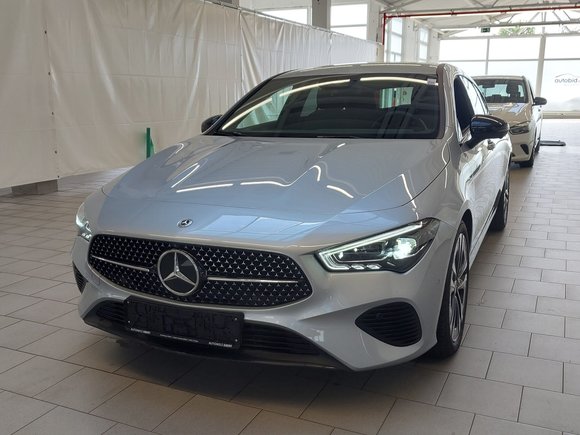 Pogled od napred levo