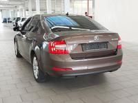 Вид сзади слева