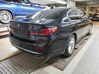 Изглед отзад отдясно