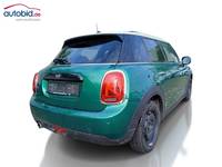 Skats no labās puses aizmugurē