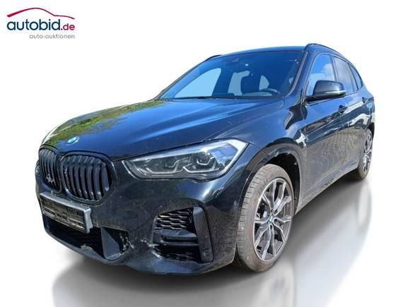 Skats no kreisās puses priekšā