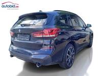 Skats no labās puses aizmugurē