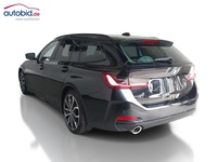 Vaade tagant vasakult