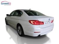 Skats no kreisās puses aizmugurē