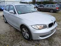 Pogled sprijeda desno