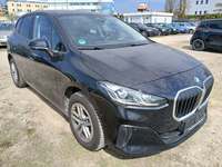 Pogled sprijeda desno