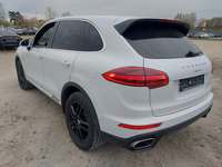 Вид сзади слева