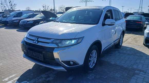 Вид спереди слева