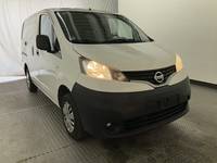 Skats no labās puses priekšā