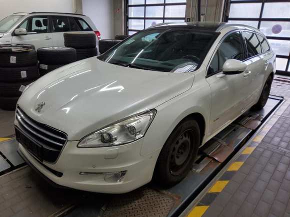 Widok z przodu po stronie lewej