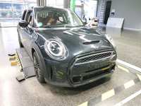 Pogled desno spredaj