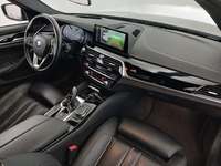 Вид на салон