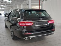 Widok z tyłu po stronie lewej