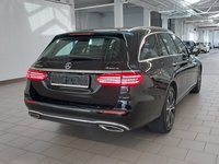 Widok z tyłu po stronie prawej