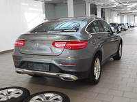 Pogled od pozadi desno