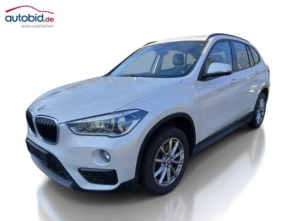 Skats no kreisās puses priekšā