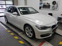 Pogled desno spredaj