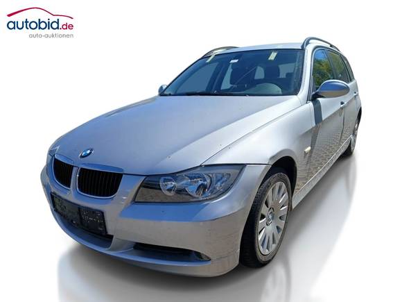 Вид спереди слева