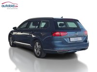 Vaade tagant vasakult