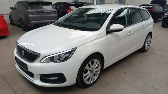 Вид спереди слева