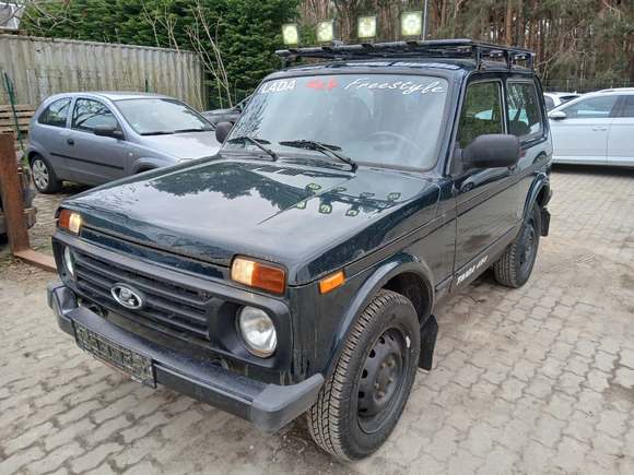 Вид спереди слева